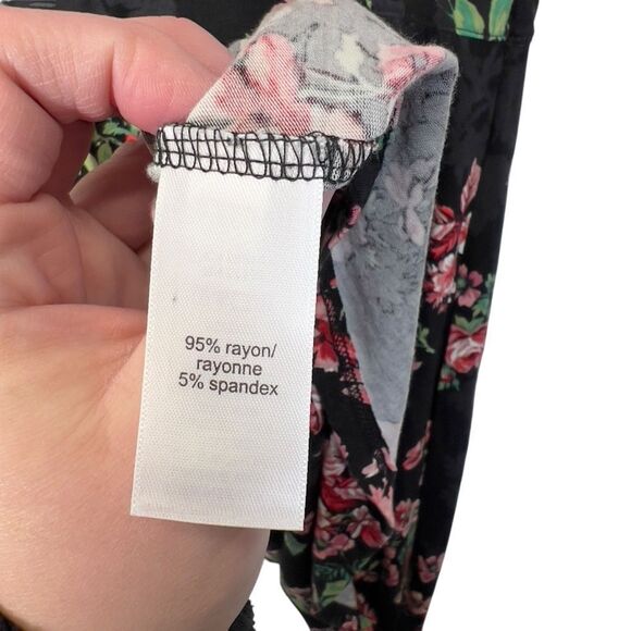 24/7 Floral Sleeveless Wrap Mini Dress medium - Picture 10 of 11